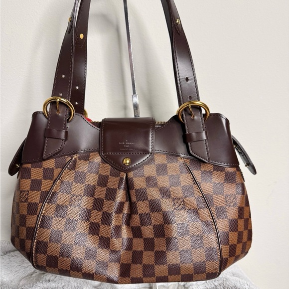 Louis Vuitton Shoulder Bag - Picture 1 of 3